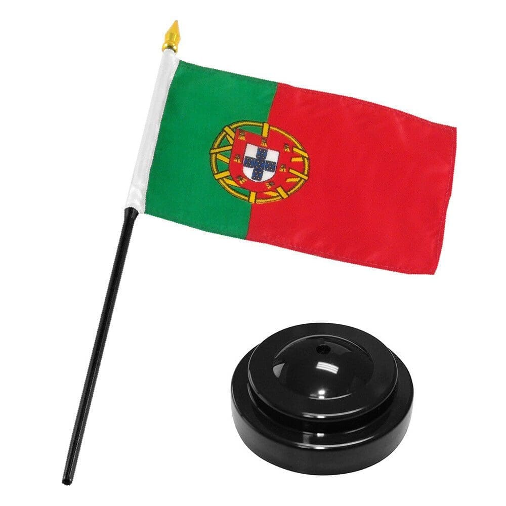 A small flag and a black button